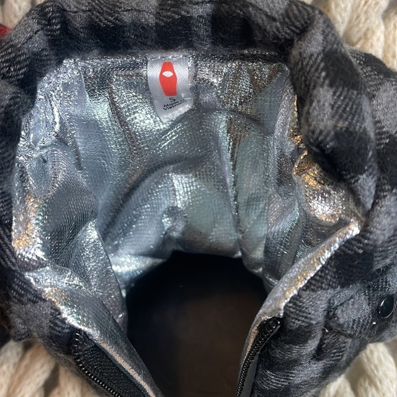 Puffin Drinkware set of two insulated flannel shirt coozies. - Picture 2 of 6